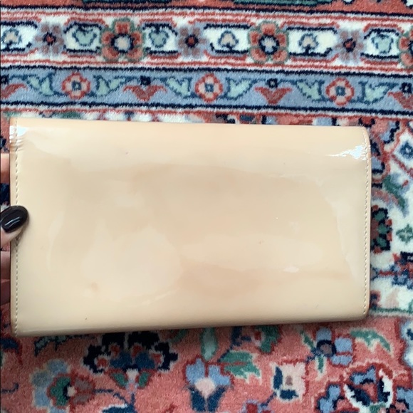 LV Vernis Wallet - Picture 4 of 13